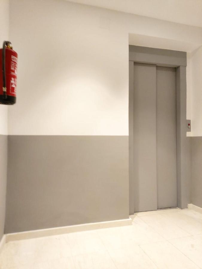 Apartamento Nuevo Y Reformado Al Lado De La Gran Via Madrilena Luaran gambar